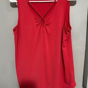Maurice’s Red Sleeveless Women's Top. Key hole cross over front. L